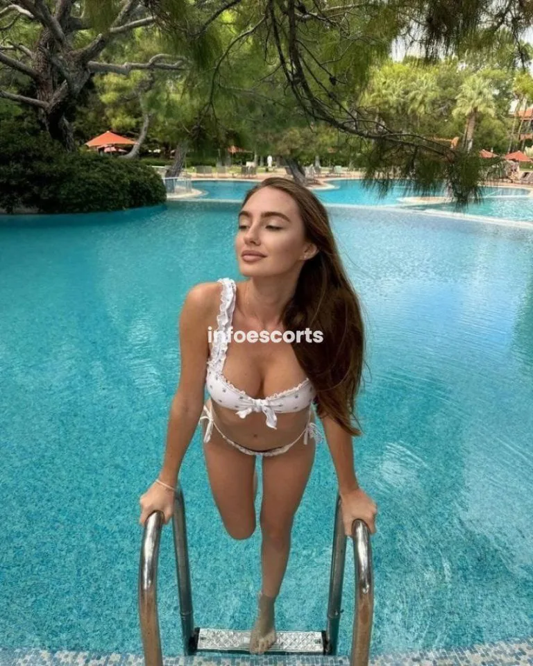 Veronica — Dubai Escorts • UAE